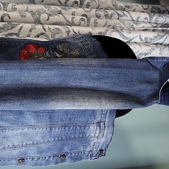 Denim embroidered stretch jacket size medium by vintage American blues - Picture 4 of 5